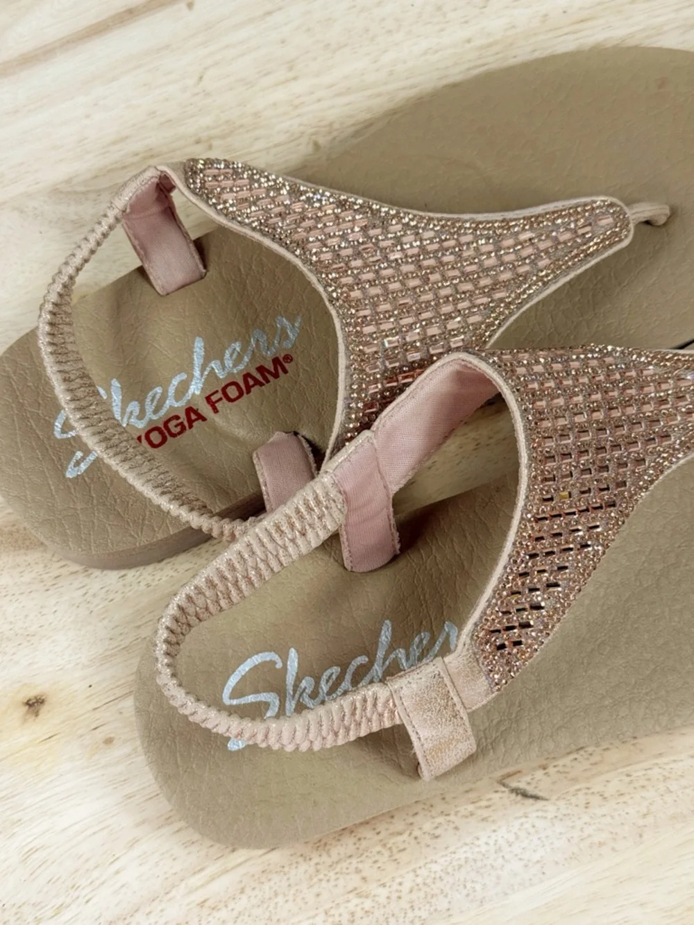 Skechers Meditation Rock Crown Rhinestone Thong Sandals Rose Gold‎ Metallic 8